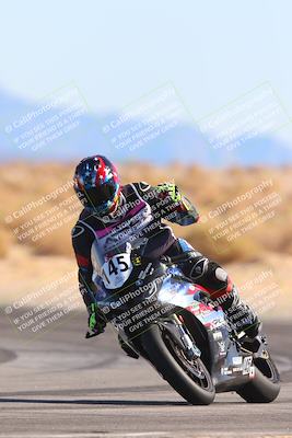 media/Jan-10-2025-CVMA Friday Practice (Fri) [[489e0da257]]/Group 4 and Trackday/Session 4 (Turn 16)/